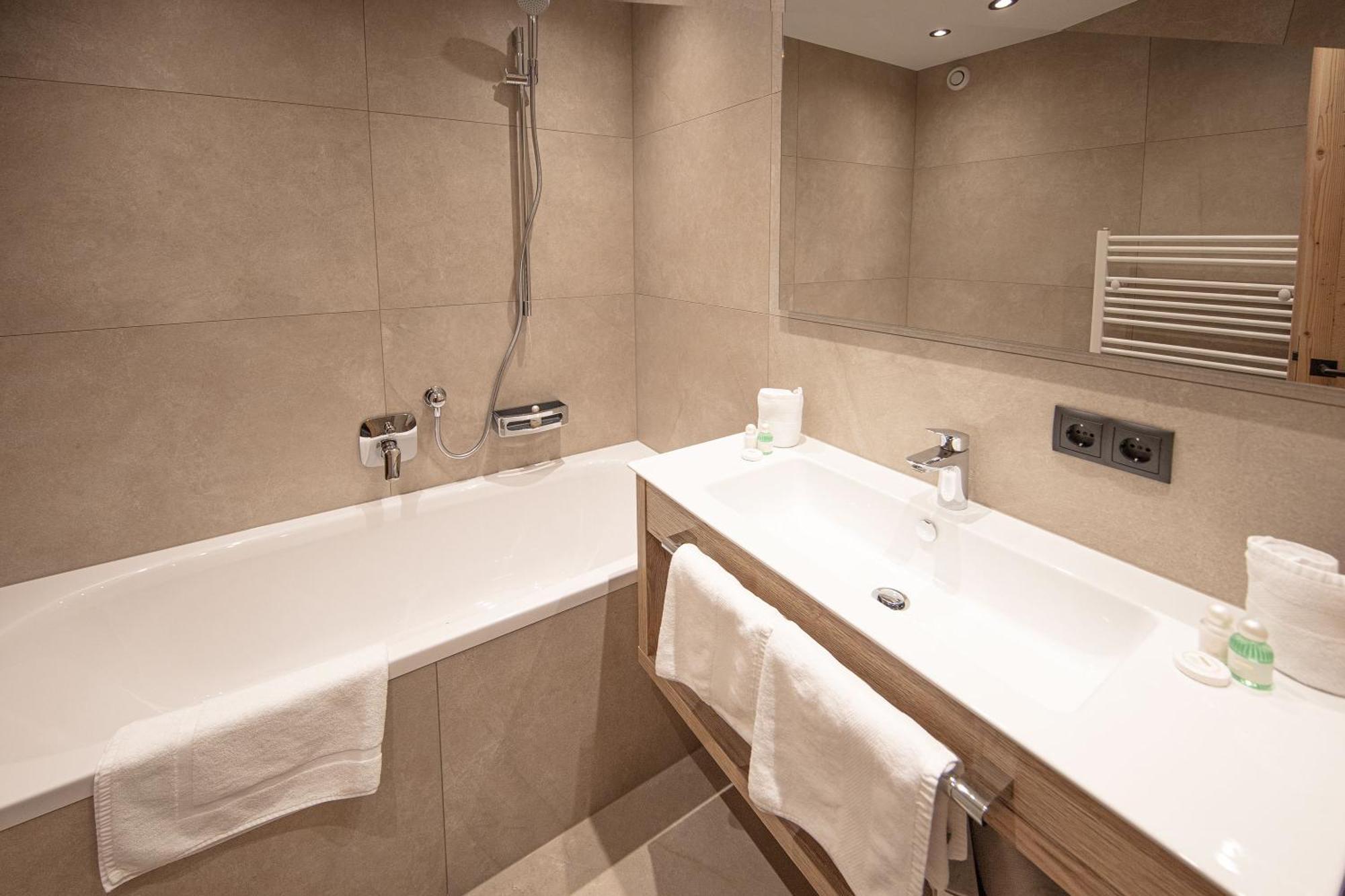 Garni Rustica Hotel Solden Room photo